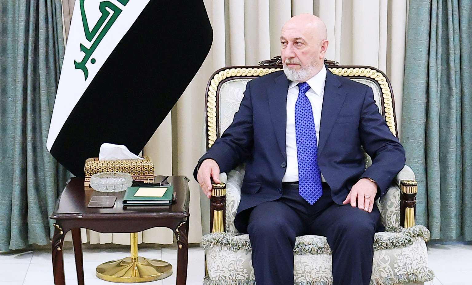 قادة ورؤساء الدول يهنئون فخامة رئيس الجمهورية